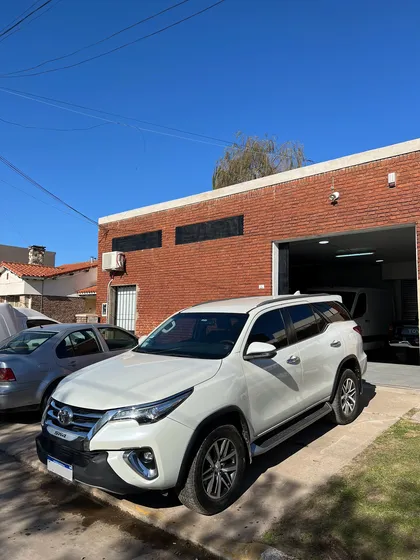 Toyota Hilux Sw4 2.8 Srx 177cv 4x4 7as At
