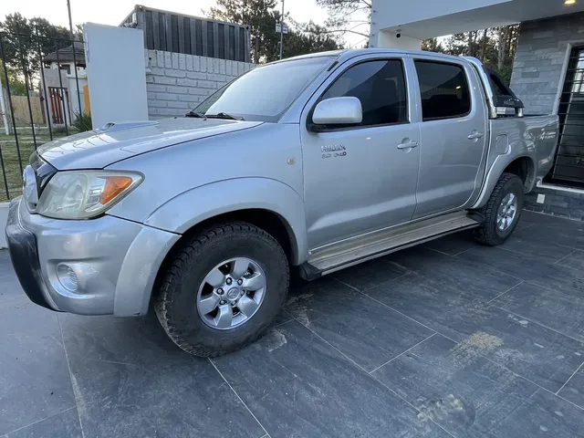 Toyota Hilux Sw4 3.0 Tdi Srv C/cuero 4x4 (2009)