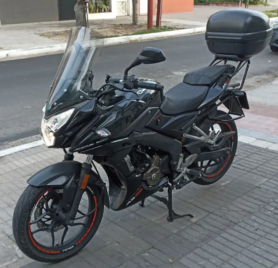 Rouser As200