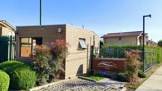 Se Vende Bella Casa 3h,3b, Dentro Condominio En Huechuraba