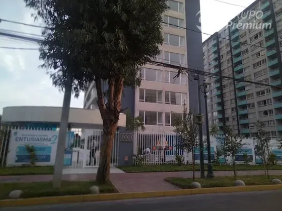 Departamento En Venta De 2 Dorm. 2 Baños, En La Cisterna