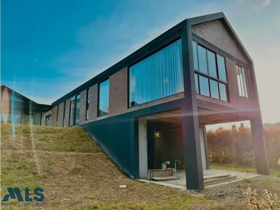 Venta De Exclusiva Casa En Envigado(mls#253732)