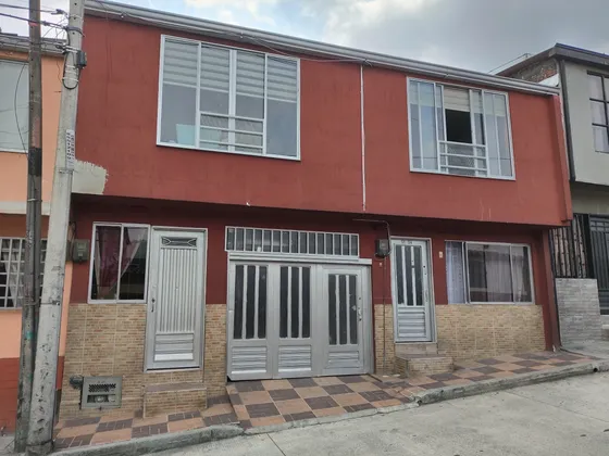 Casa Con 4 Rentas Garaje 2 Carros 