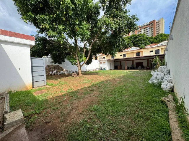 Venta De Terreno En La Urbanización Las Chimeneas Calle Cerrada. Estricta Vigilancia Las 24 Horas Y En Zona De Alta Revalorización Con Fáciles Acceso. Mr