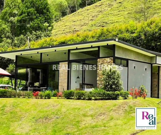 Vendo Hermosa Casa - Finca Independiente En El Retiro