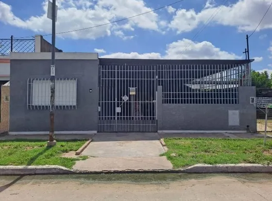 Venta Casa 7 Amb. Gonzalez Catán - Barrio Dorrego