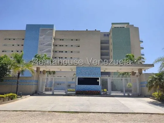 Bello Apartamento Remodelado, Ubicado En Cómodo Conjunto Vacacional Para Relajarse En Familia.- Urb. Agua Sal (higuerote) Vanessa Sayago-mls #25-23074