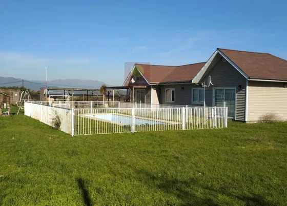 Veridika Vende Parcela De 5000 M2 Con Casa De 139m2.