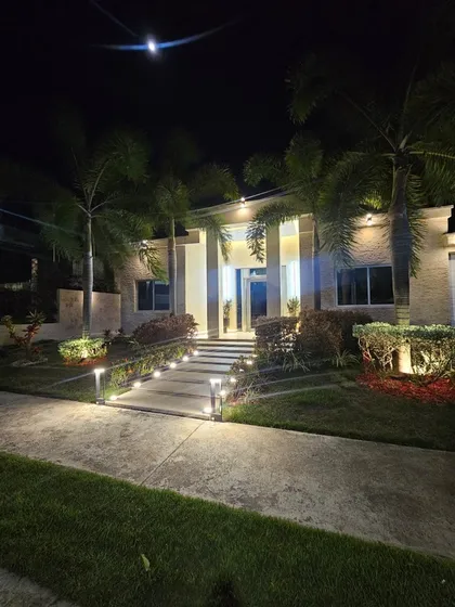 En Venta Lujosa Villa En San Diego Country Club Con Vista Al Campo Del Golf Y Acceso Directo.