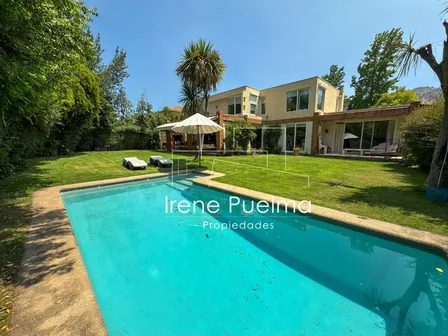Vende Casa Mediterranea En Santuario Del Valle, Lo Barnechea