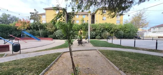 Dpto Con Estacionamiento Av El Tranque