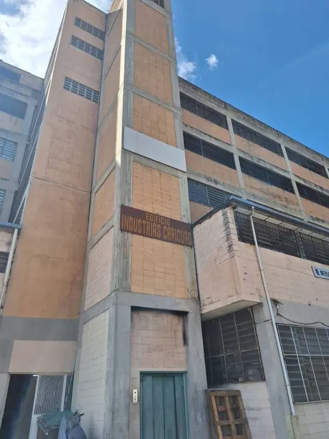 En Alquiler / Venta Local Industrial (piso) En Ruiz Pineda 1.537mts2. (a.v)
