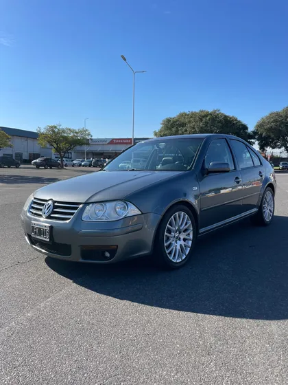 Volkswagen Bora 1.8 Highline T 180cv Cuero