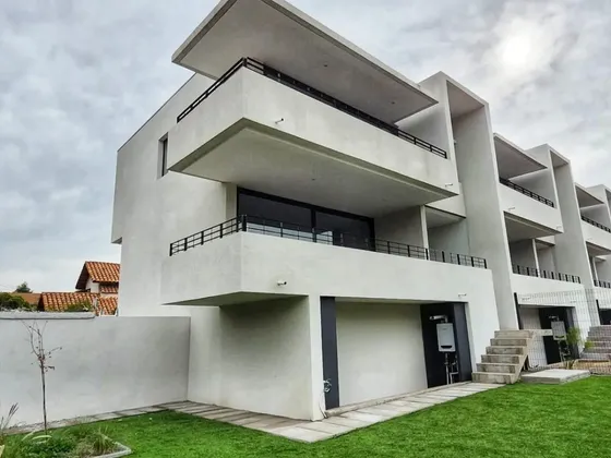 Townhouse Dra Eloisa - Manquehue Sur