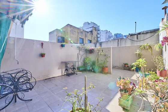 Monoambiente Con Gran Patio Moderno Y Luminoso En Villa Pueyrredon  -oportunidad Unica-