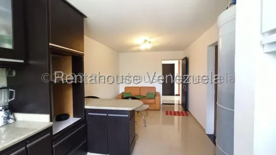 Neyda De Sousa Alquila Hermoso Apartamento Amoblado, Remodelado, Con Piscina, Ciudad Roca Zona Este Barquisimeto Cod 25-20230