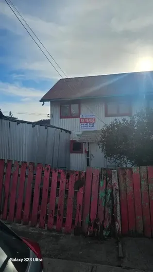 ¡propiedad En Pleno Centro ! Casa De 3 Hab. Y Gran Terreno.