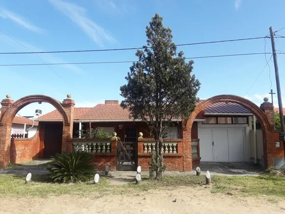 2 Casas En Venta 5 Ambientes  - Mar Del Tuyu