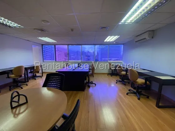 Se Alquila Oficina En Los Palos Grandes 