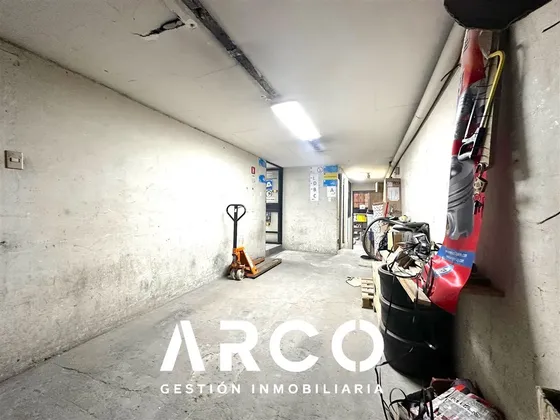 319 M2 De Bodegas + Local Comercial En Venta En Santiago