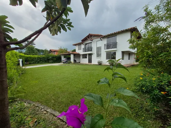 Vendo Casa Campestre De 2 Niveles En Pance