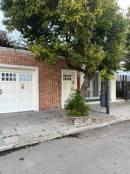 Inmejorable Casa 3 Ambientes En Caba Terraza Patio Quincho Parrilla Baño En Suite! Impecable Estado !! Oportunidad !! Posibilidad De Ampliaciones!!