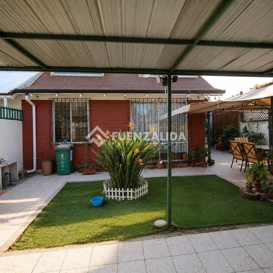Casa En Venta De 6 Dorm. En El Bosque