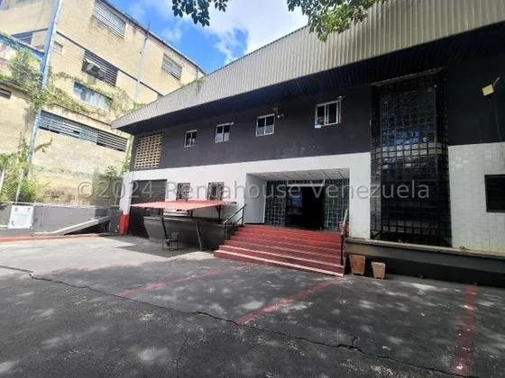 LG Alquilo Amplio Galpón Mariche