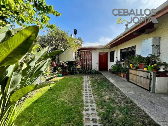 Casa En Venta De 4 Dorm. En Villa Alemana