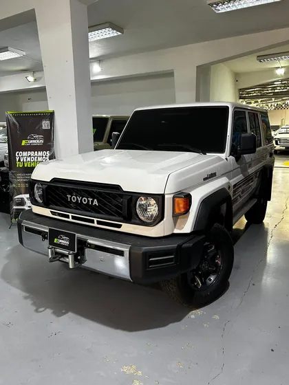 Toyota Land Cruiser Lx