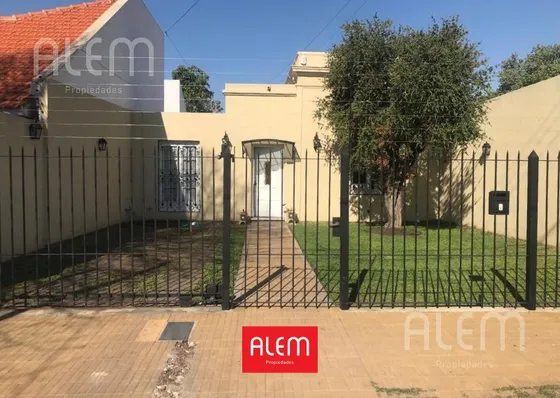 Casa De 4 Dormitorios En Venta En Lomas De Zamora