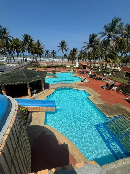 Cr Vende Apto En Res. Portofino, Tucacas, Falcon