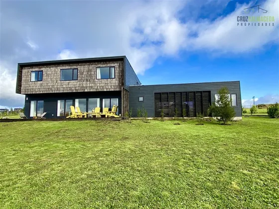 Casa En Venta De 4 Dorm. En Molino Viejo