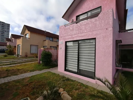 Casa A Pasos Del Mar En Condominio La Herradura, Coquimbo.