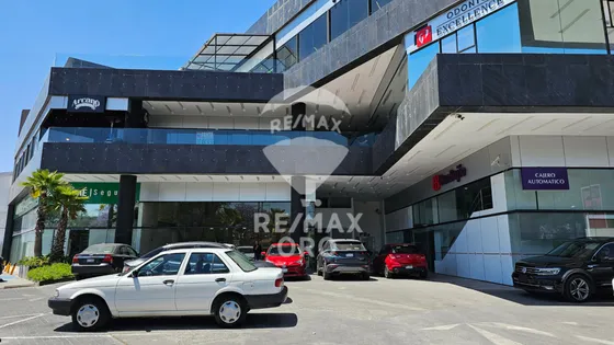 Renta De Local En Planta Baja Plaza Siqueiros