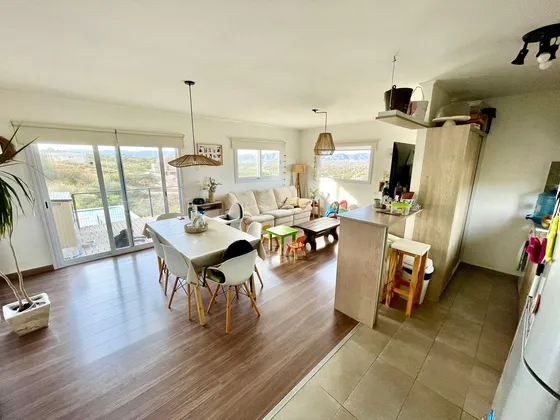 Casa, Venta Apto Crédito, 2 Dormitorios, Pileta, Cochera, Estancia Vieja.