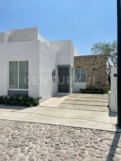 Casa En Venta De 1 Piso A 2 Minuntos Del Tec De Monterrey