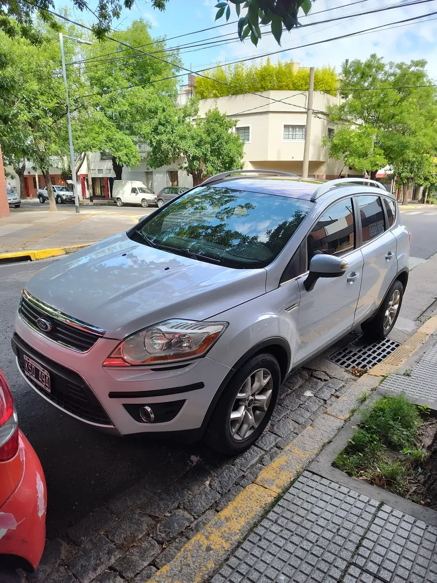 Ford Kuga 2.5 Titanium At 4x4 L (ku05)
