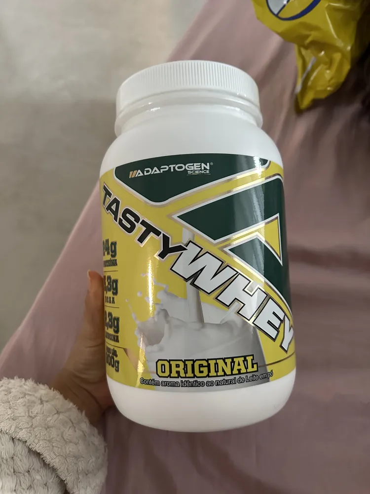 Foto real de embalagem de Tasty Whey 3w Gourmet Adaptogen tirada por usuário