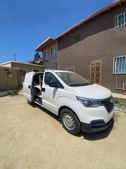 Hyundai Starex 2.4 Cargo Van
