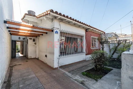 Venta 2 Casas 3 Amb.entrada Indep.san Justo- 300m2