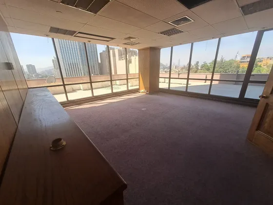 Oficina Habilitada Con Terraza En Santiago Centro