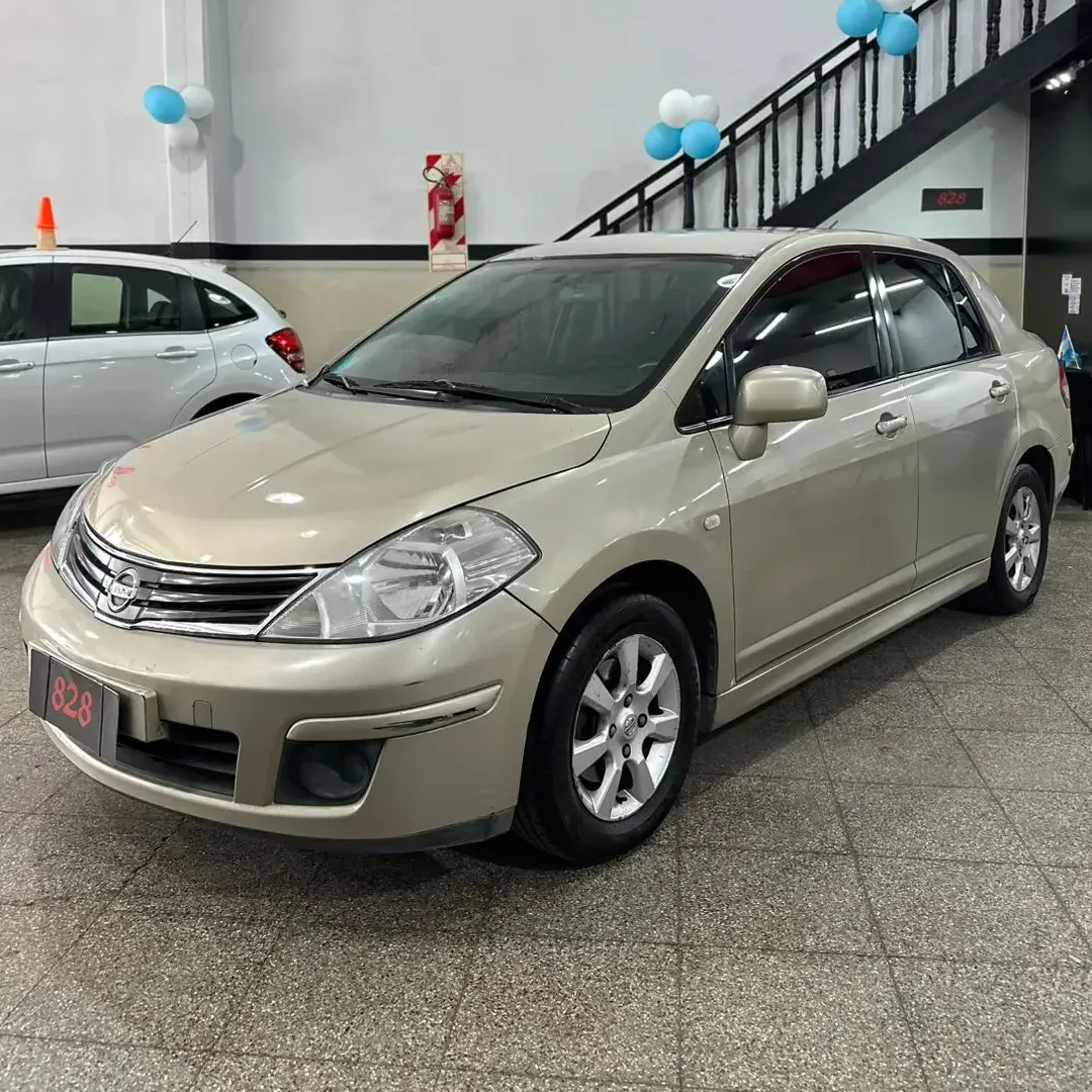 Nissan Tiida 1.8 Visia