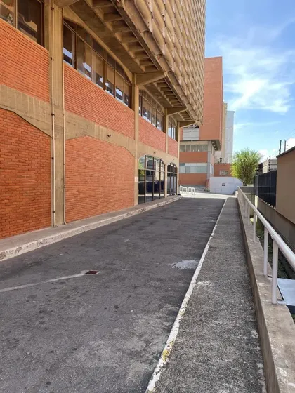 Excelente Galpón Industrial / Boleíta Norte Área De 410m2