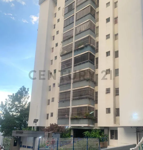 Lindo Y Confortable Apartamento En Lomas Del Avila