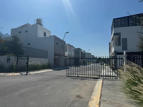 Terreno En Venta En Cumbres Platino