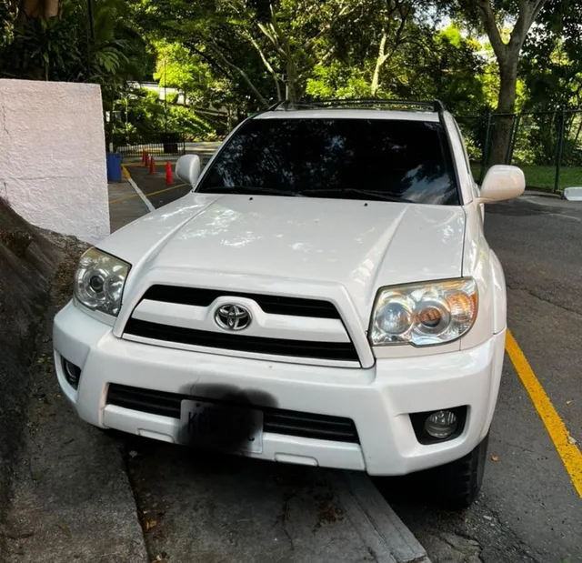 Toyota Four Runnerd Blindada