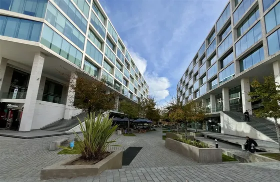Oficina En Venta, 3 Privados, 2 Baños, 3 Estacionamientos