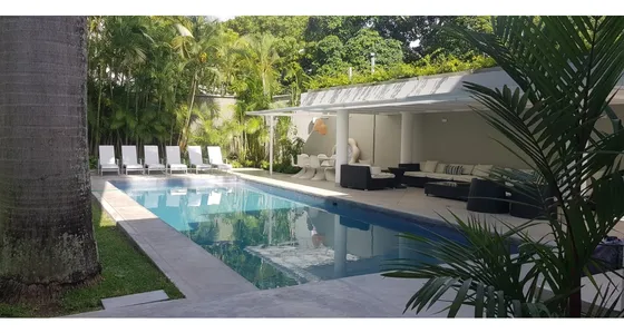 Se Vende Casa 1080m2 8h/9b/4p Country Club 0027