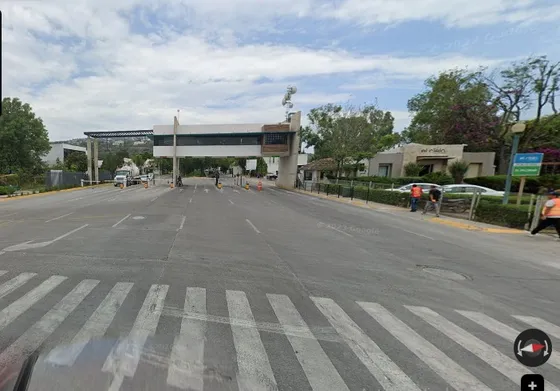 Casa En Fraccionamiento El Palomar, Jalisco. Con 4 Recamaras Y 410m2. Muy Cerca Del Costco López Mateos.